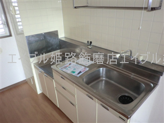 キッチン　写真は反転のお部屋です