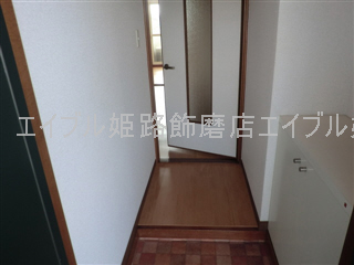 玄関　写真は反転のお部屋です