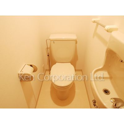 トイレ　同タイプ5階のお部屋を撮影。仕様が異なることがあります。