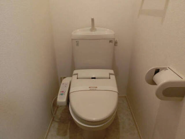 トイレ　温水洗浄便座