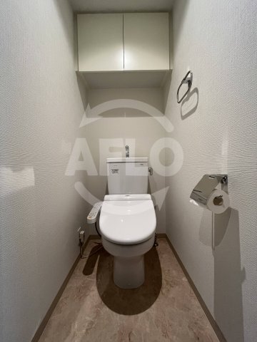 トイレ　レオンコンフォート南堀江　温水洗浄便座