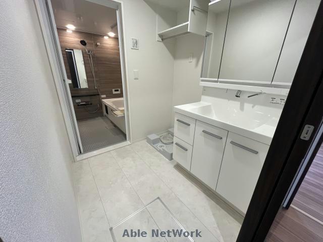 洗面設備　同型反転