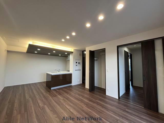 居室・リビング　同型反転