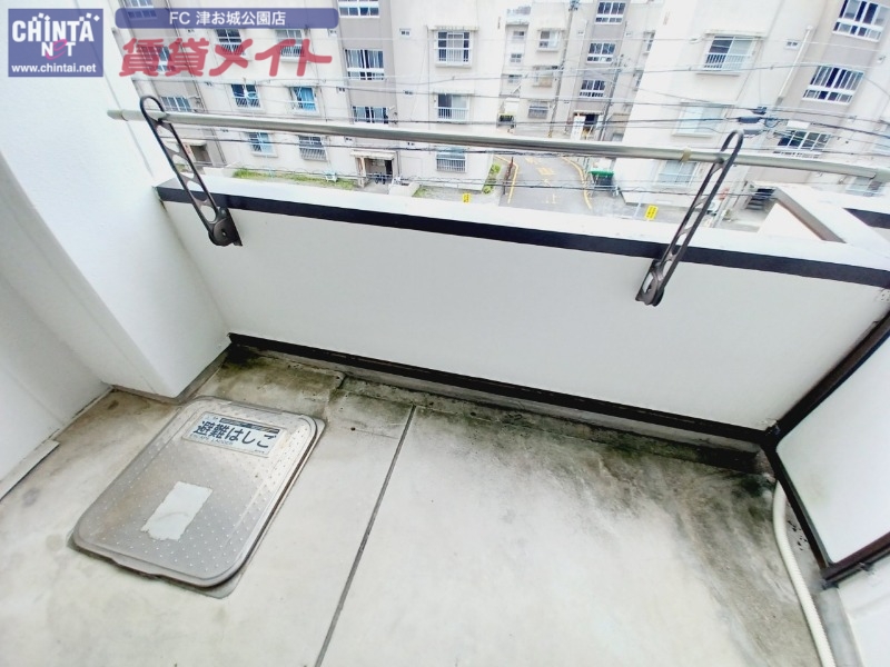 バルコニー　同物件別部屋の写真