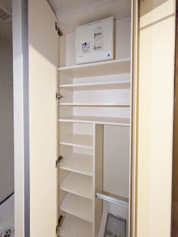 玄関　AZEST阪東橋II