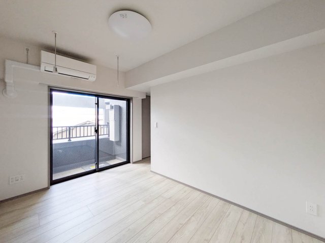 居室・リビング　AZEST阪東橋II