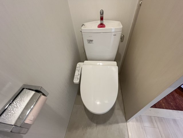 トイレ　別部屋参照(6Fはブラウン基調)