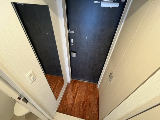 玄関　別部屋参照(6Fはブラウン基調)