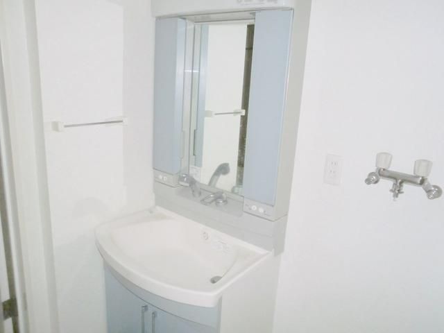 洗面設備　★便利な独立洗面台付きです★