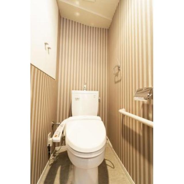 トイレ　※写真は同タイプ住戸です。