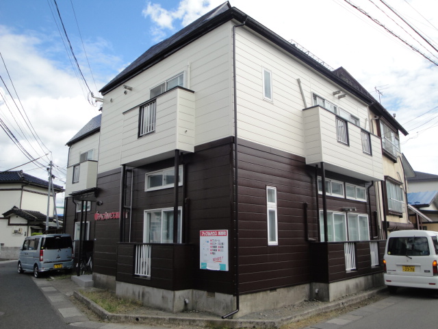 建物外観　国道にも近く市内へのアクセスも良好です。