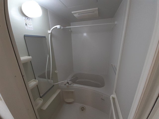 バス・シャワールーム　お風呂で日々の疲れを落としましょう