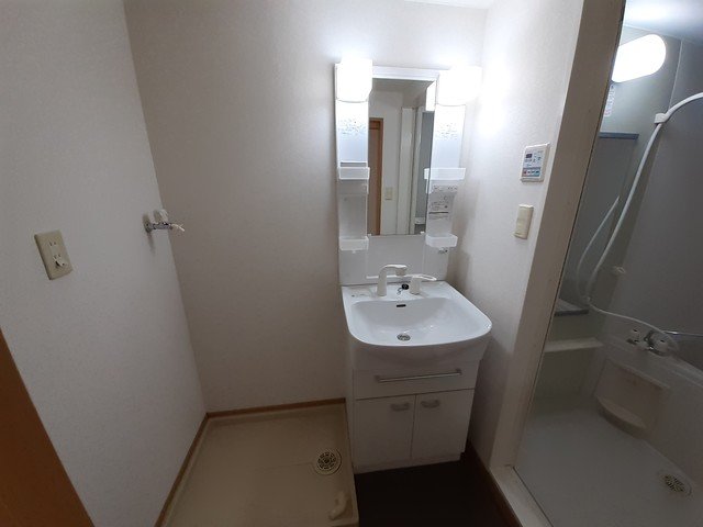 洗面設備　コンパクトで使いやすい洗面所