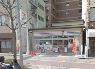 コンビニ　セブンイレブン堀川丸太町店（コンビニ）まで260m