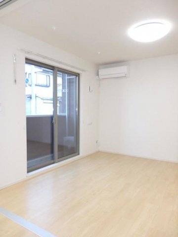 居室・リビング　居間です