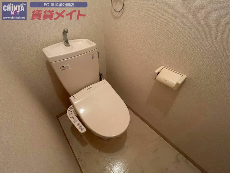 トイレ　同型参考写真