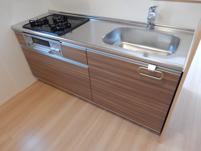 キッチン　広めのキッチンで料理も楽々