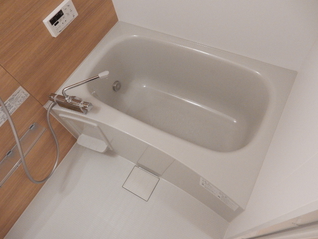 バス・シャワールーム　広めのバスルームです