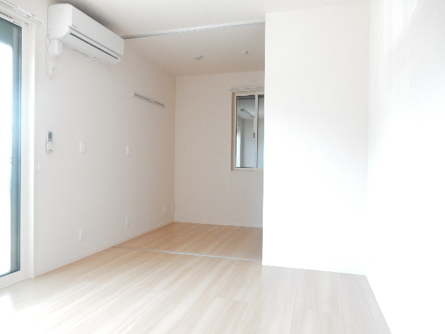 居室・リビング　日当たりの良いお部屋です