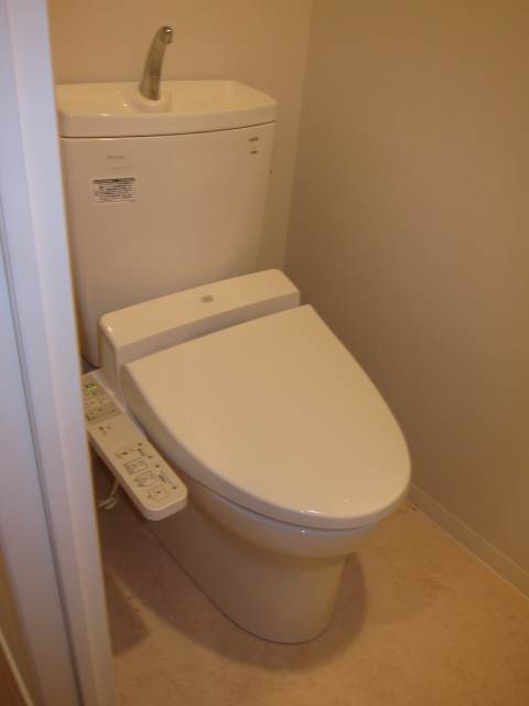 トイレ　温水洗浄便座