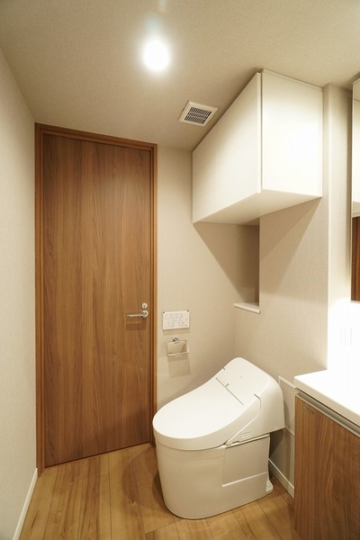 トイレ　落ち着いたトイレです