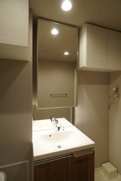 洗面設備　脱衣スペースもあります