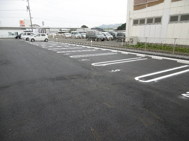 駐車場　駐車場