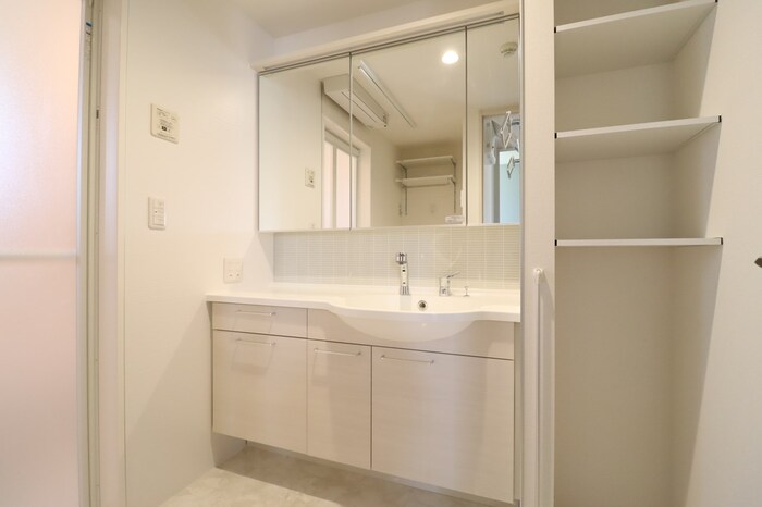 洗面設備　洗髪洗面化粧台