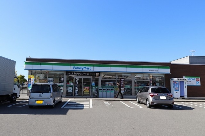コンビニ　ファミリーマート野々市矢作二丁目店（コンビニ）まで168m