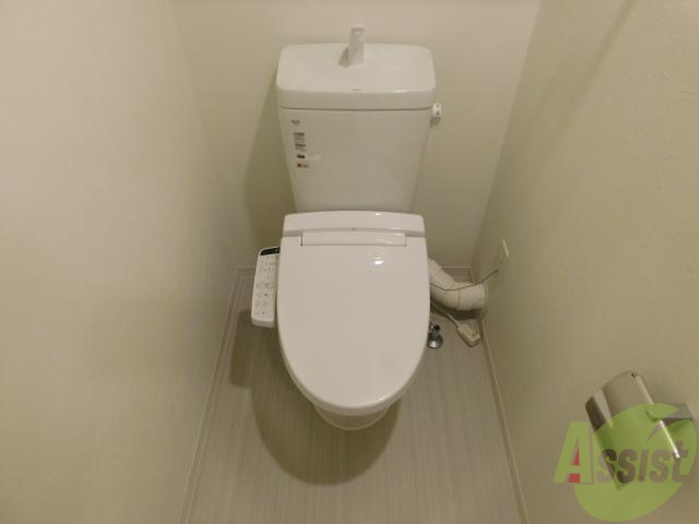 トイレ　綺麗なトイレでウォシュレットが付いています。