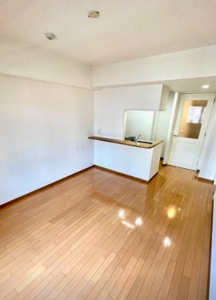 居室・リビング　☆明るい居室☆