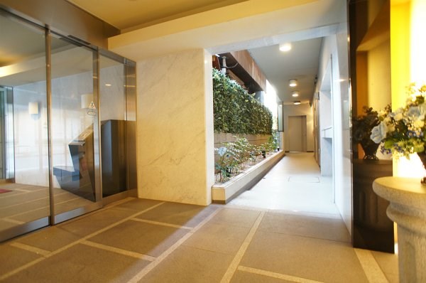 ロビー　内見予約受付中 お気軽にお問い合わせ下さい♪