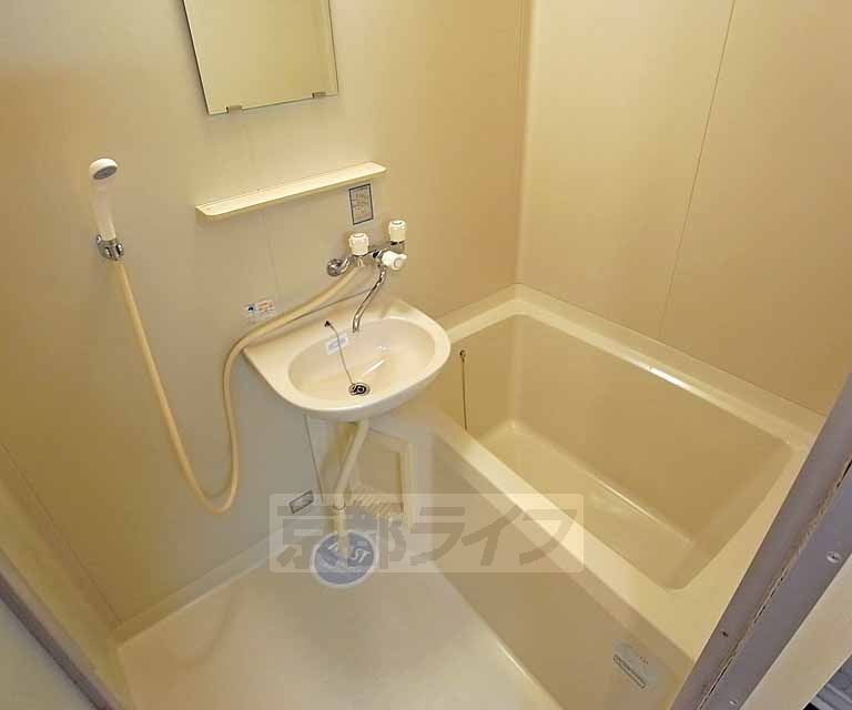 バス・シャワールーム　使いやすい浴室です。