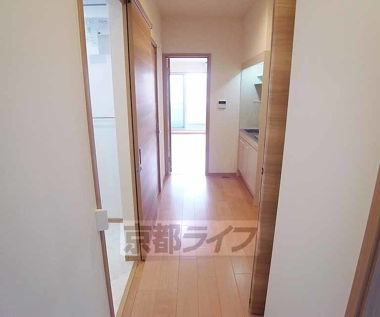 その他部屋・スペース　明るい廊下です。