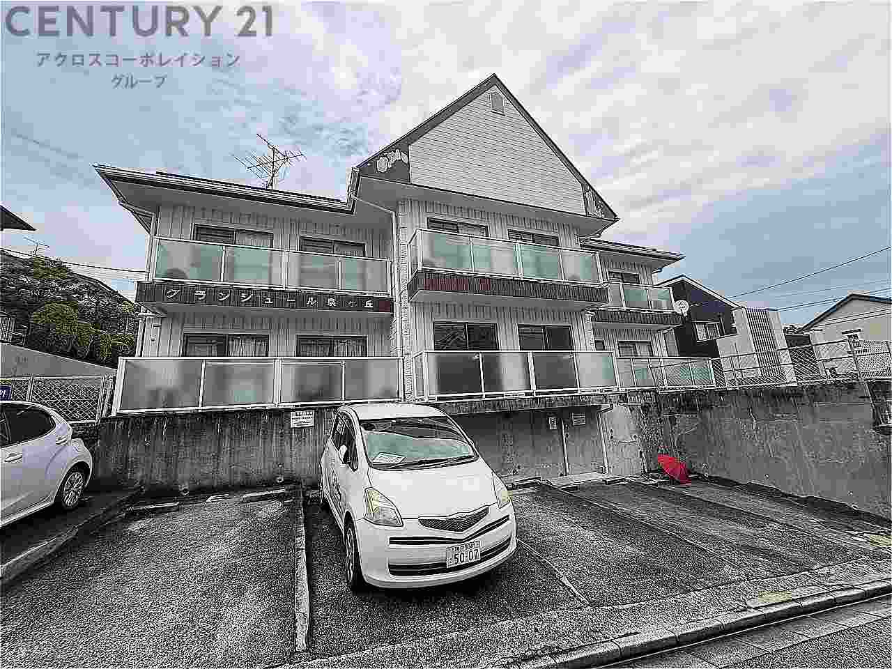 建物外観　敷地内に駐車場あります！