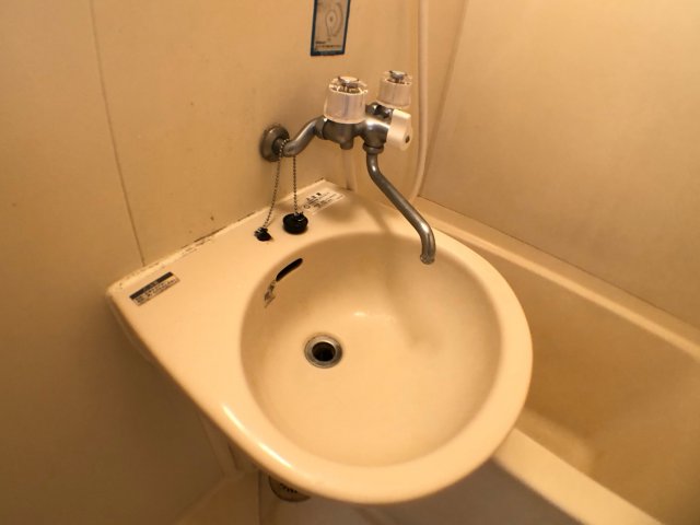 洗面設備　浴室内に洗面台あります！