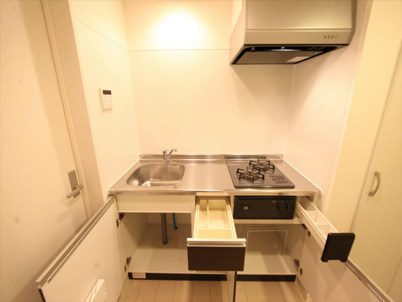 キッチン　システムキッチン（ガス2口）冷蔵庫・レンジ等ご用意できます