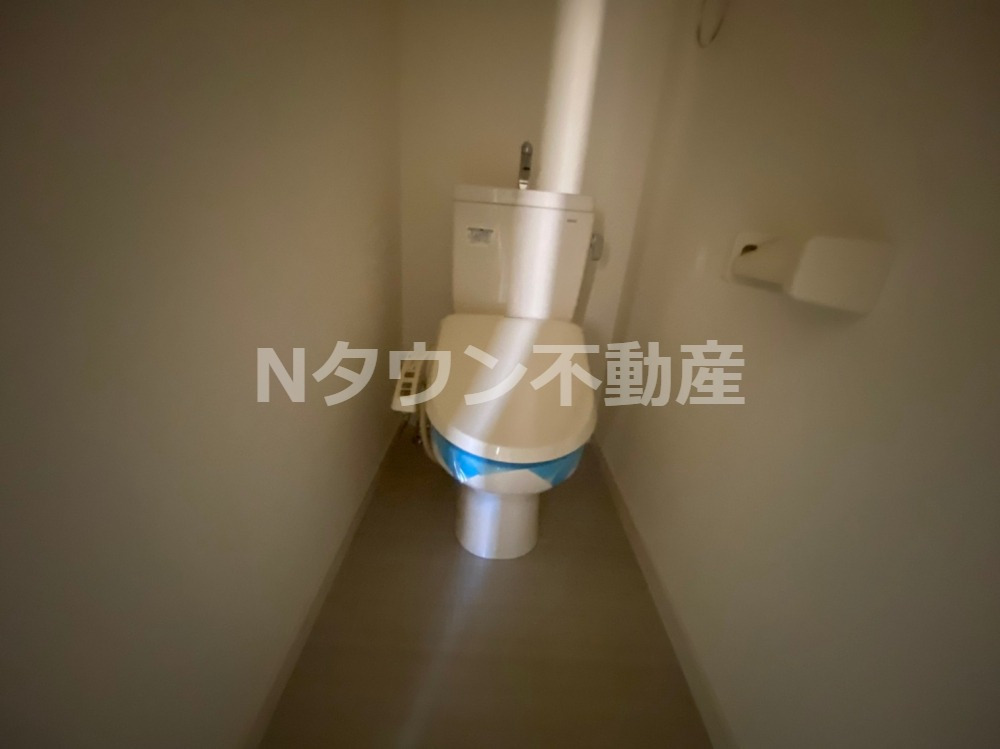 トイレ　落ち着いた色調のトイレです
