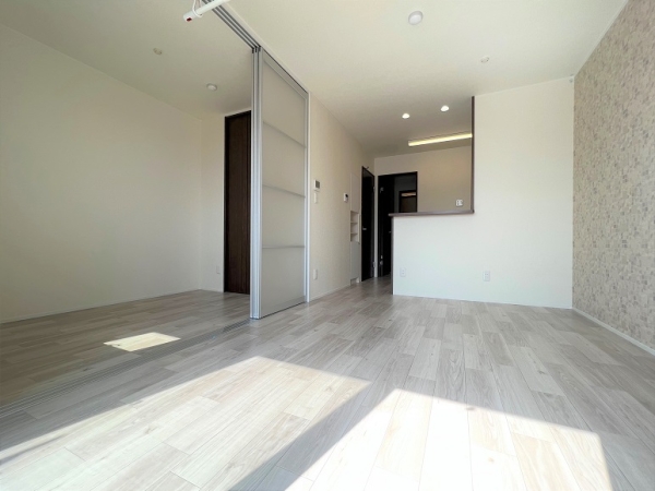 居室・リビング　※同物件別号室写真となります。