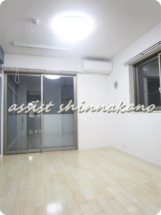 居室・リビング　別号室の参考写真です