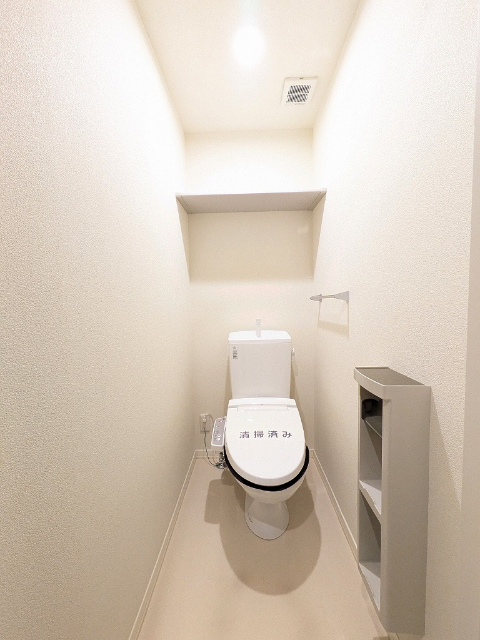 トイレ　類似室内