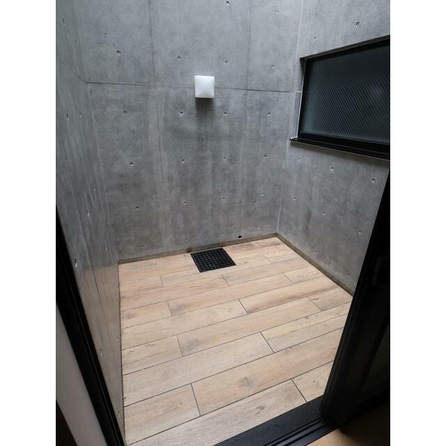 バルコニー　テラス