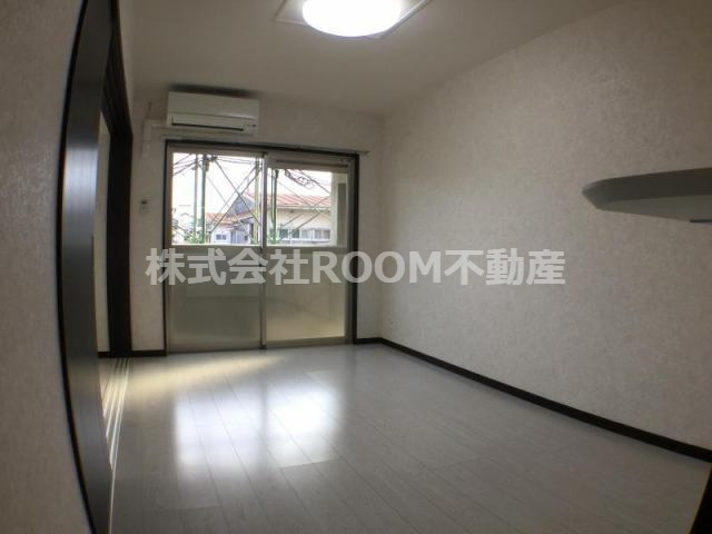 居室・リビング　居間です