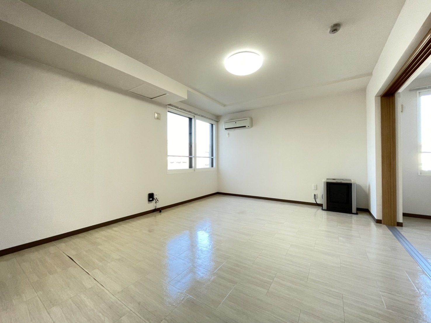 居室・リビング　※他号室のお写真です