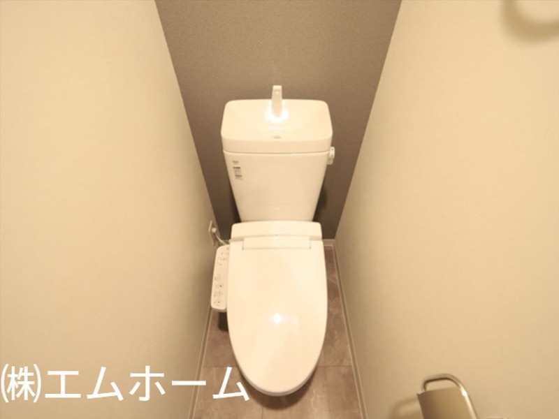 トイレ　温水洗浄便座付トイレ