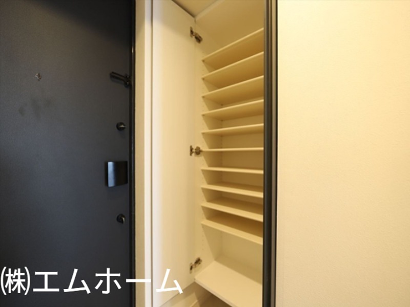 玄関　シューズボックス