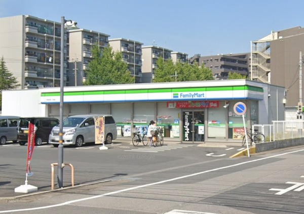 コンビニ　ファミリーマート 千間台西一丁目店（コンビニ）まで919m