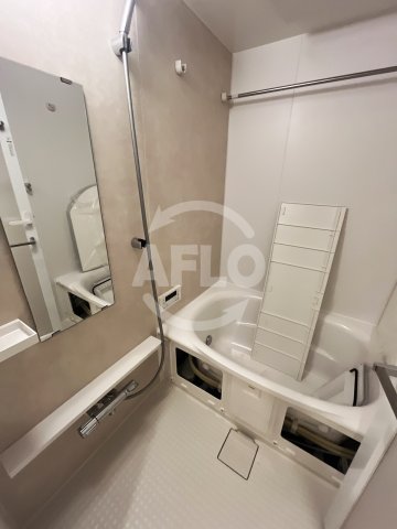 バス・シャワールーム　コンフォリア・リヴ博労町一丁目Q　浴室