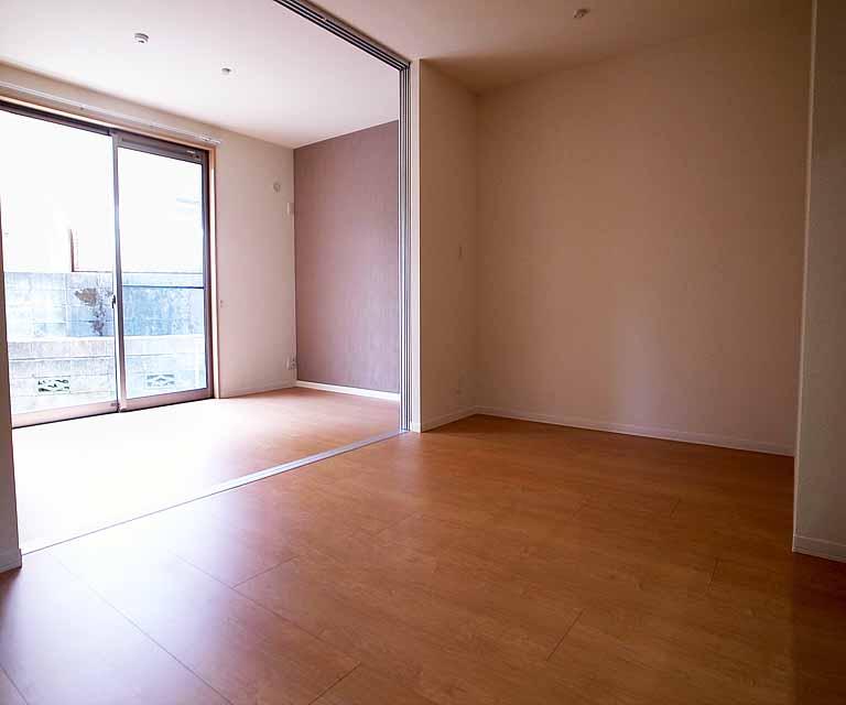 居室・リビング　日のよく差し込む明るいＬＤＫです。