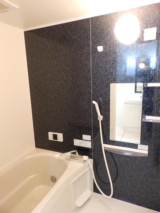 バス・シャワールーム　追い炊き給湯付きバス